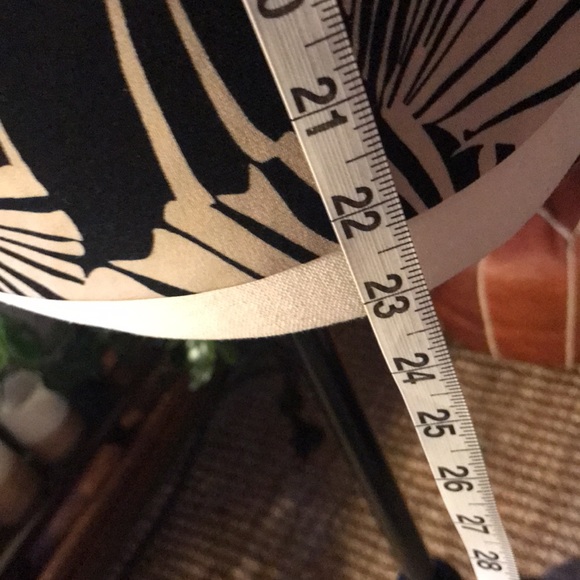 Creative Design Works Top with Necklace attached - Picture 5 of 7